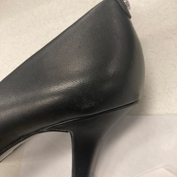Michael Kors Alina Flex Leather Pump - Picture 6 of 9